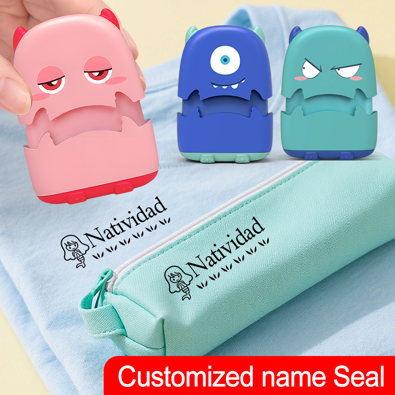 Travel Accessories Baby - Gravierter Baby-Namensstempel als Geschenkidee - Individueller