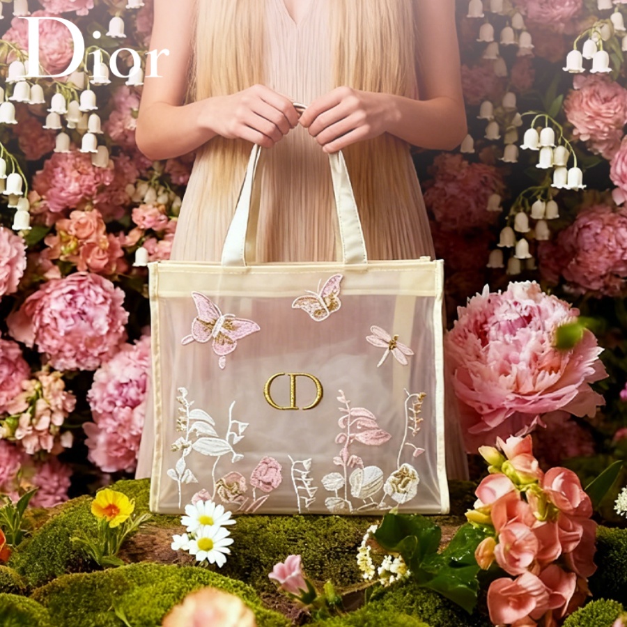 Christian Dior Dior's Bag Luxu – Travel Accessories Luxury Bewertung und Preis