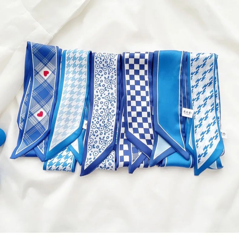 Kleinblauer Seidenschal, neues – Travel Accessories Gifts Bewertung und Preis